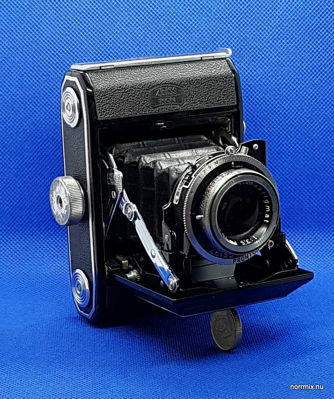Zeiss.